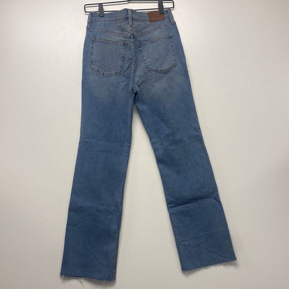 High-rise slim demi-boot jean in Pin Cherry wash - Picture 3 of 9